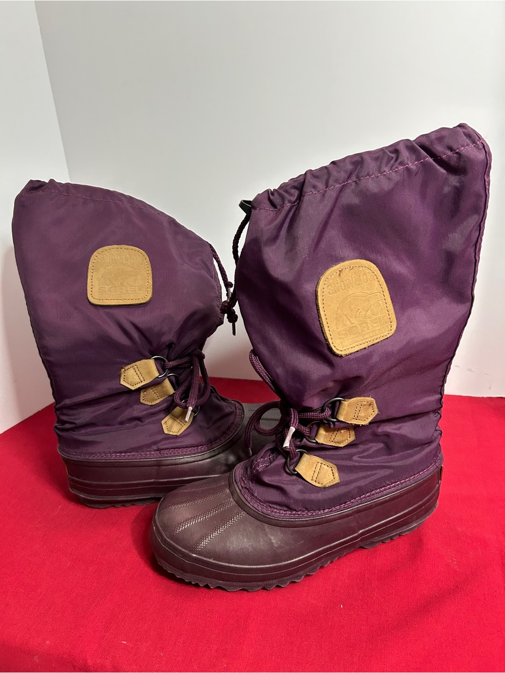 Sorel Women's Plum Winter Boots with Tan Accents size 7